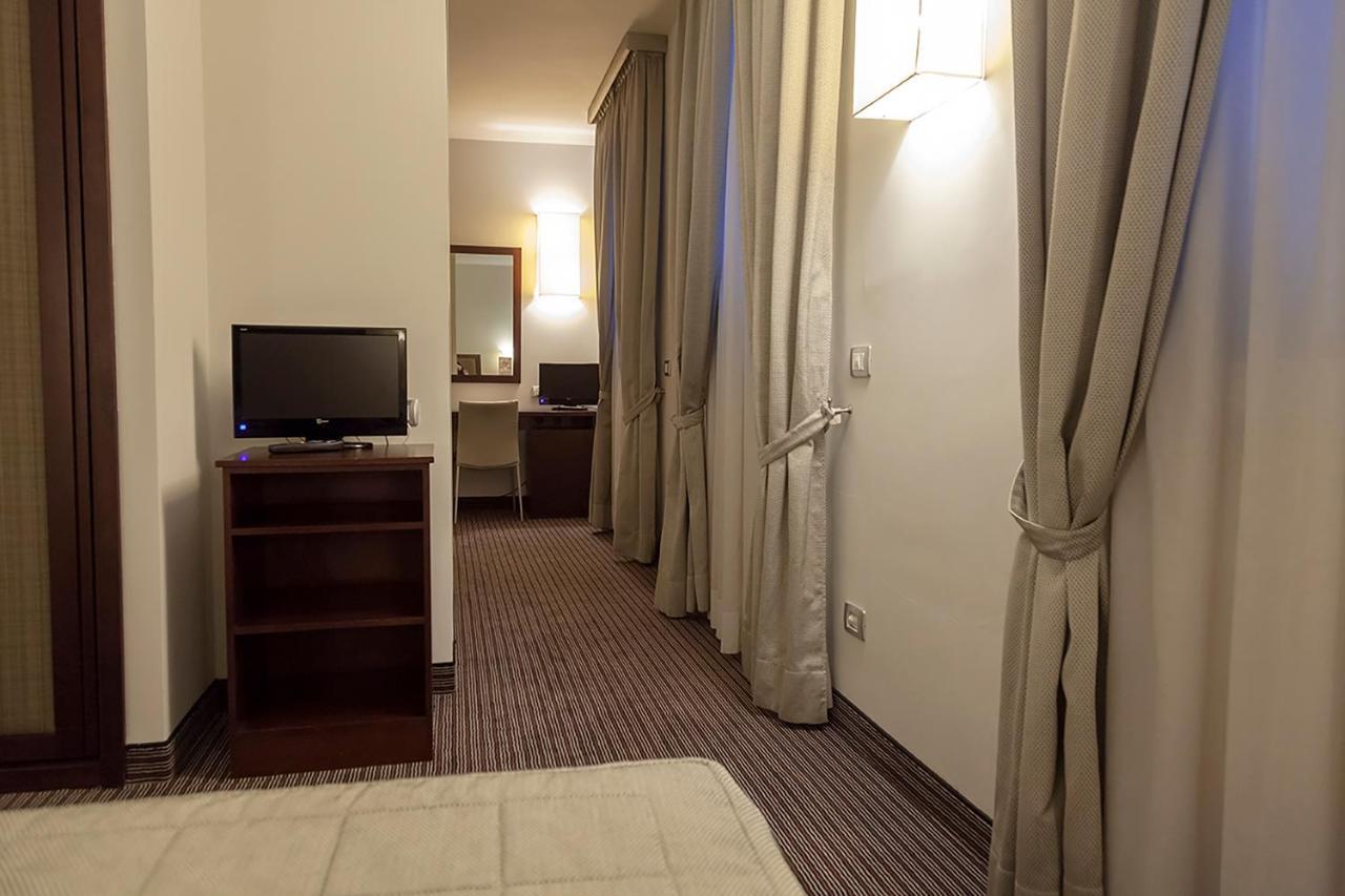 Hotel Dei Gonzaga Реджиолло Экстерьер фото