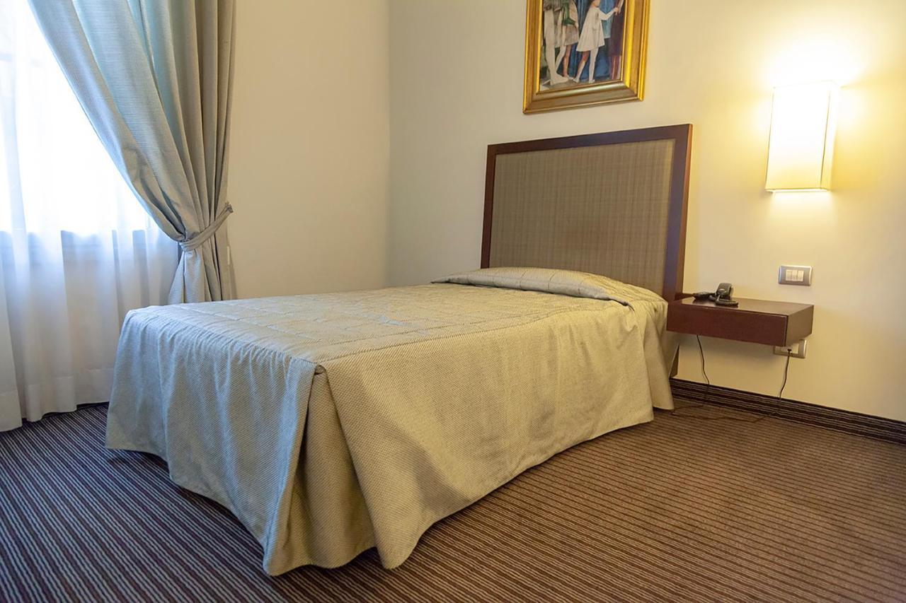 Hotel Dei Gonzaga Реджиолло Экстерьер фото